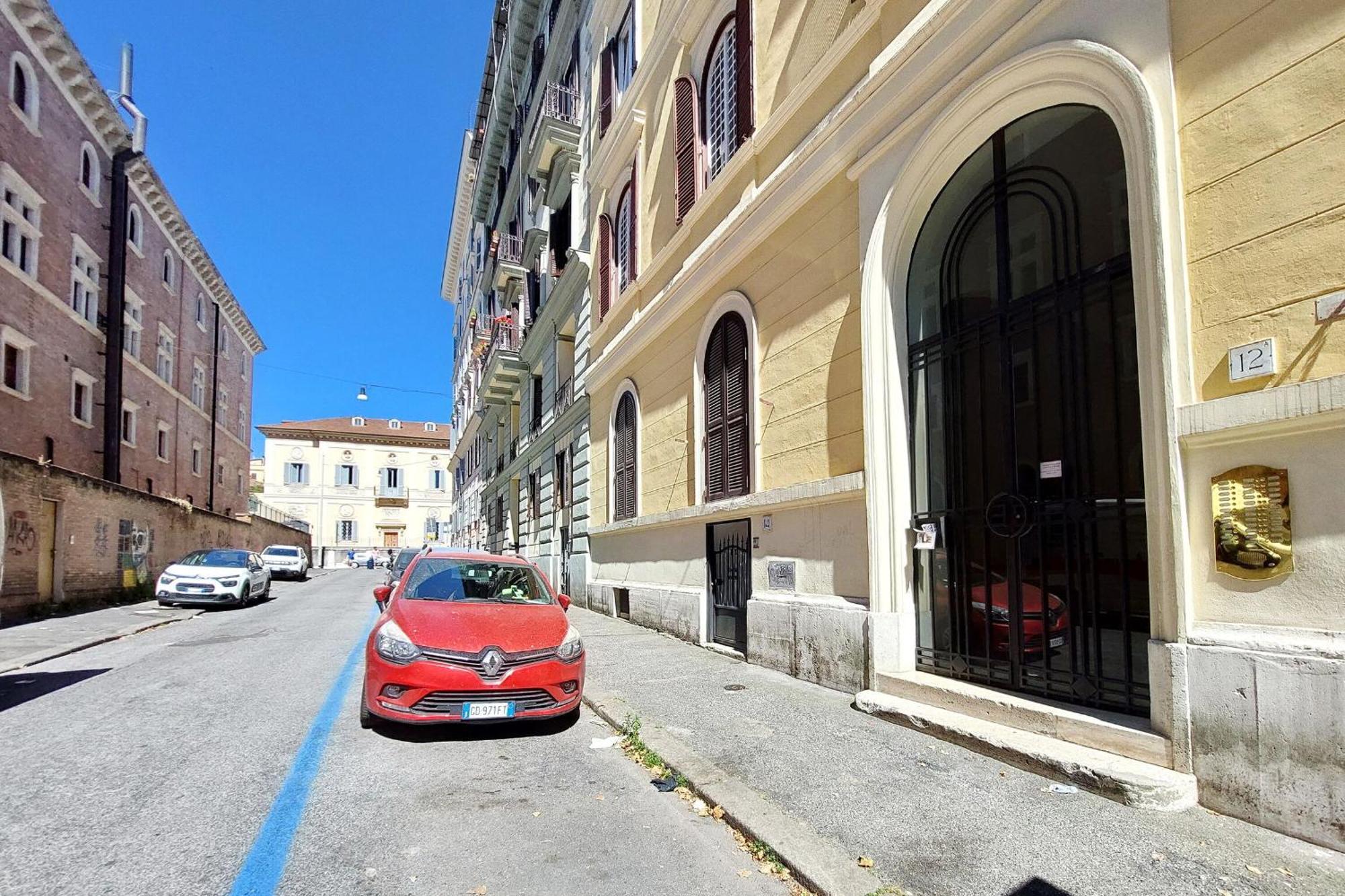 1 Bd With Balcony San Giovanni By Halldis Roma Exterior foto