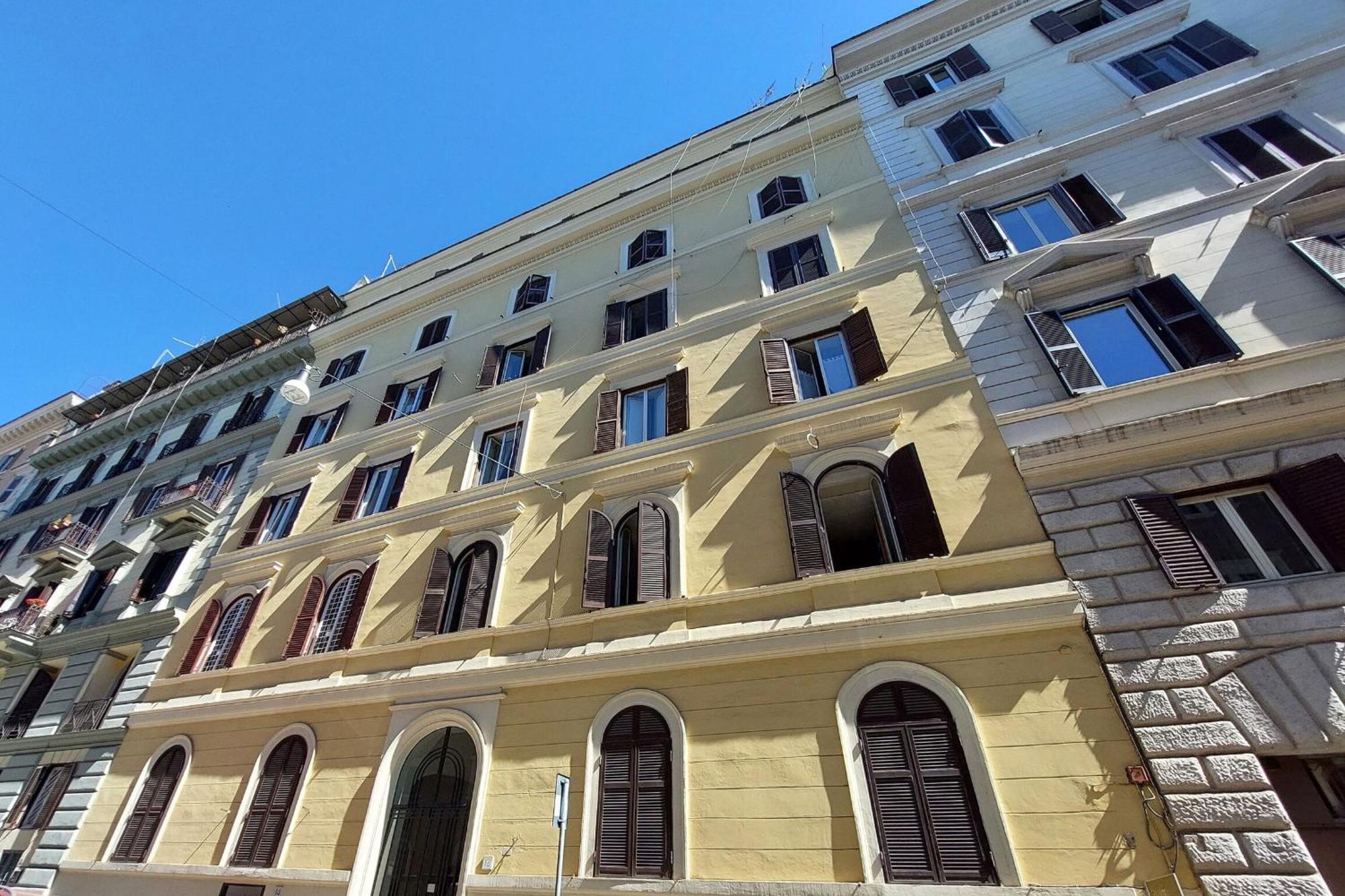 1 Bd With Balcony San Giovanni By Halldis Roma Exterior foto